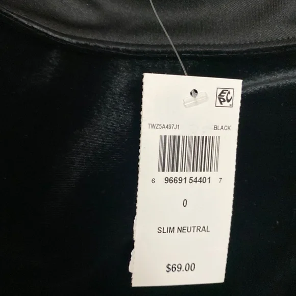 Brand new dress - Picture 6 of 7